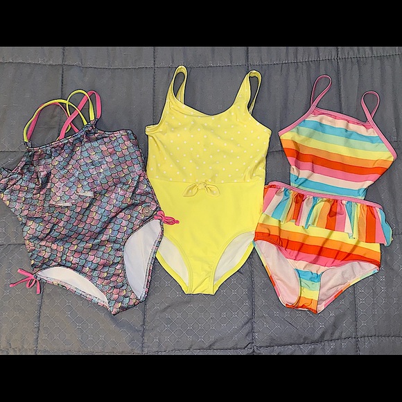 🌊👙🩱 Girl’s Bathing Suits 🩱 👙🌊 - Picture 1 of 3